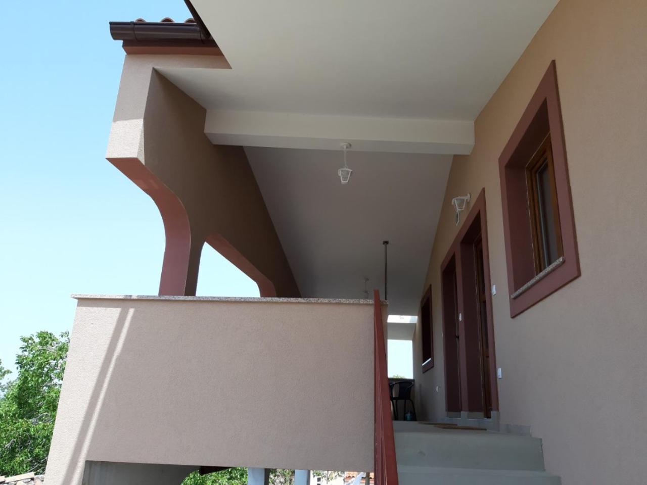 Apartman Deni بيروغ المظهر الخارجي الصورة