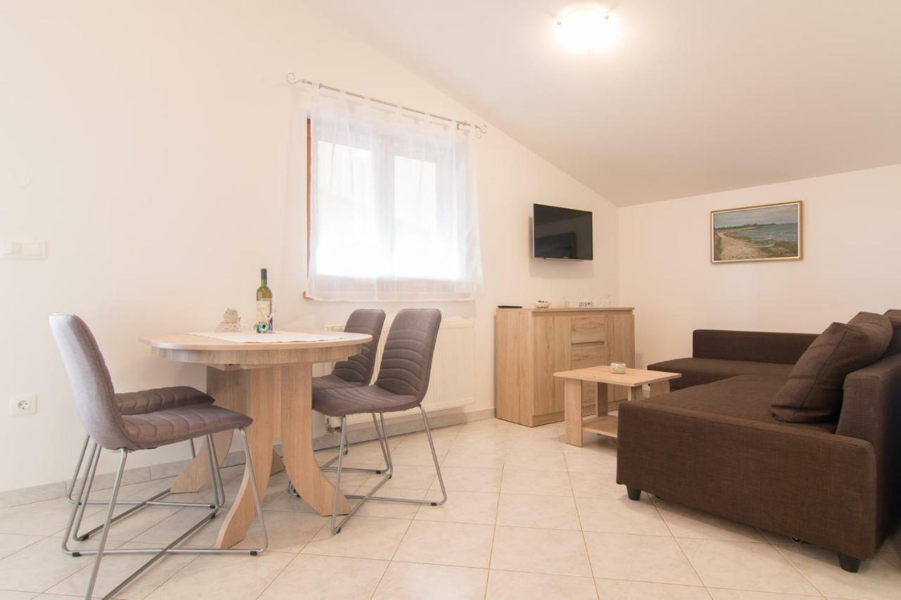 Apartman Deni بيروغ المظهر الخارجي الصورة